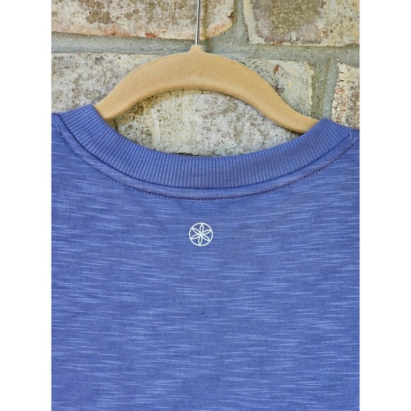 ALK Women's M Gaiam Periwinkle Short Sleeve Split Hem Tee T-Shirt Shirt Top EUC - Picture 7 of 9